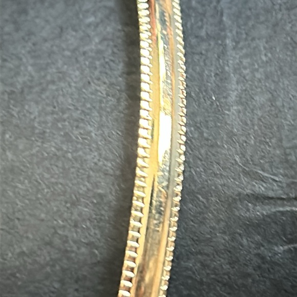 Women’s‎ vintage dainty gold tone bangle bracelet one size measurements shown - Picture 4 of 7